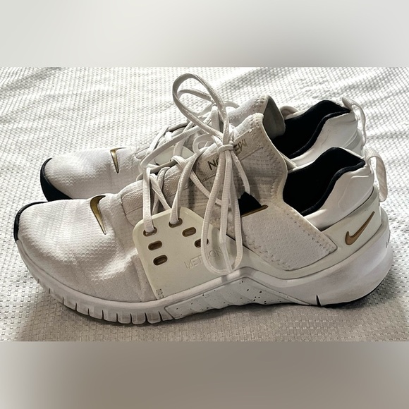Nike Free Metcon White and Gold Women’s Running Athletic Shoes Size 8.5 - Picture 1 of 16